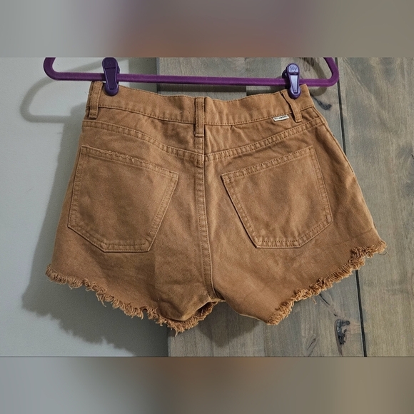 BILLABONG Driftaway Denim Shorts In Light Brown. Size 25 NWT - Picture 9 of 11